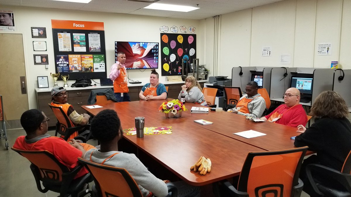 MoJaxon1's tweet photo. #1402 What's going on?  Our Safety 🚸 Stand ⬇️" We care for each other, Let's stay SAFE always!" https://t.co/dAbCZV76JW