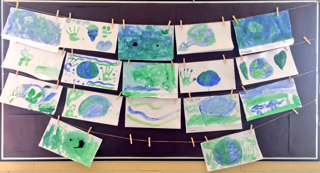 MsSinclair_Ed's tweet photo. What a Wonderful World to paint. #FridayPaintDays #ArtSmart #CalmAndCreative #LittleArtists #PaintingInPrimary 🌍🖌 https://t.co/d45A3O7AVT