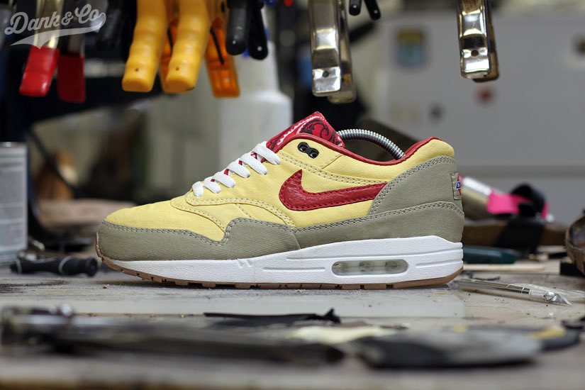 jwdanklefs's tweet photo. One of my favorite customs to date.... @cheechandchong AirMax 1. 

Happy 4/20!!! #dankcustoms https://t.co/a9lcAJ72uk