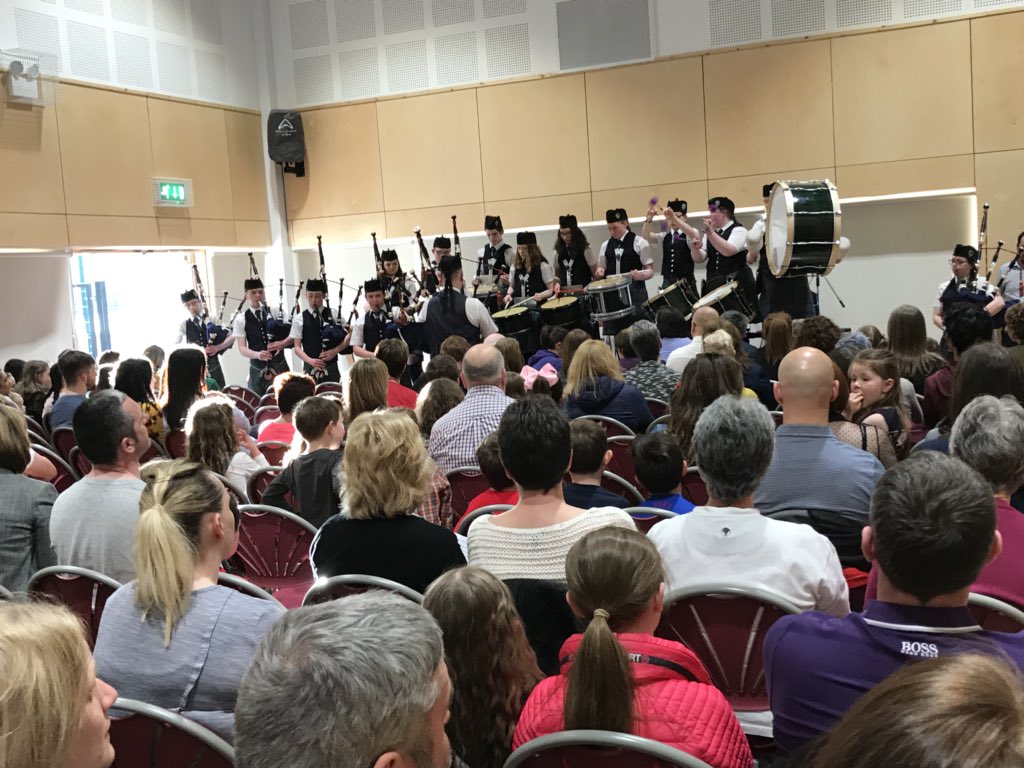ruairidhskye's tweet photo. Cèilidh mhòir Sgoil Ghàidhlig Phort Rìgh air tòiseachadh. Heeeuch #Gaidhlig #BSGPR https://t.co/za9rIItgo6