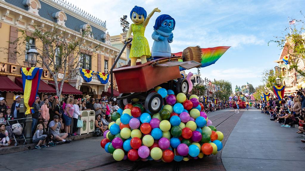 Pixar's tweet photo. Behind-the-Scenes of ‘Pixar Play Parade’ at @Disneyland Park During #PixarFest: https://t.co/8xqy5M563Q https://t.co/hjeXB42JJl