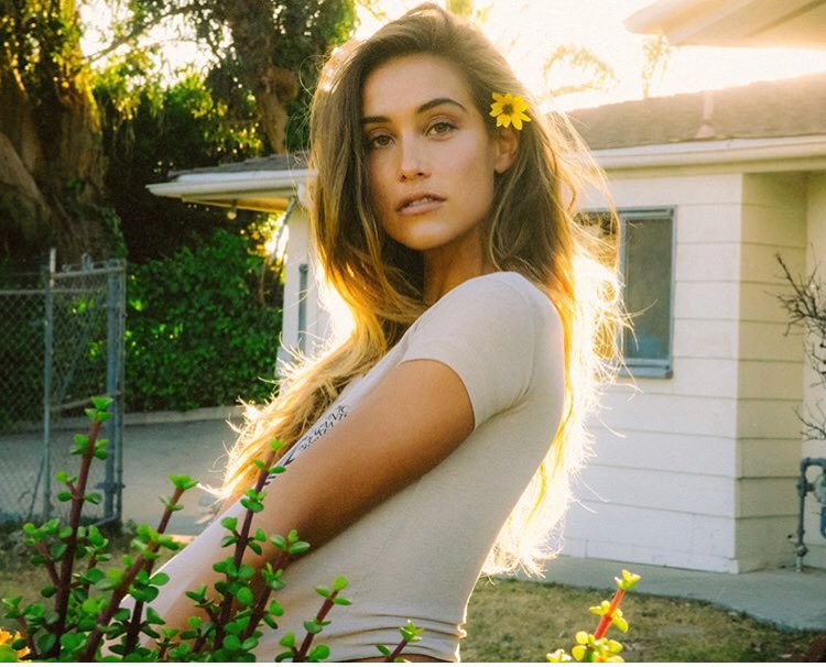 uscout_com's tweet photo. Spring Fever directed and shot by Fro Rojas featuring model Anna Herrin at a Uscout location 🌸🌺🌹#Uscout #SpringFever #Locations https://t.co/JKN98eQD41