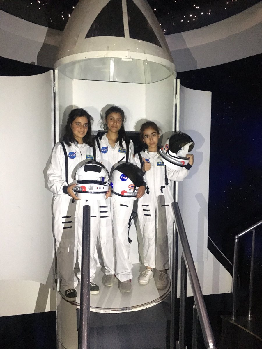 armaganonline's tweet photo. Doğa Koleji #kardeşlikköprüsü projesi kapsamında Şanlıurfa’dan gelen öğrencilerle Astronomi dersindeyiz. Oldukça heyecanlı ve hevesli öğrenciler astronot kıyafetleriyle simülatörleri kullanarak unutulmaz bir uzay macerası yaşadılar. @salhakbay @MUALLA_OZS @dsoydinc @SibelIzgiman https://t.co/Qz9oN4gIr7