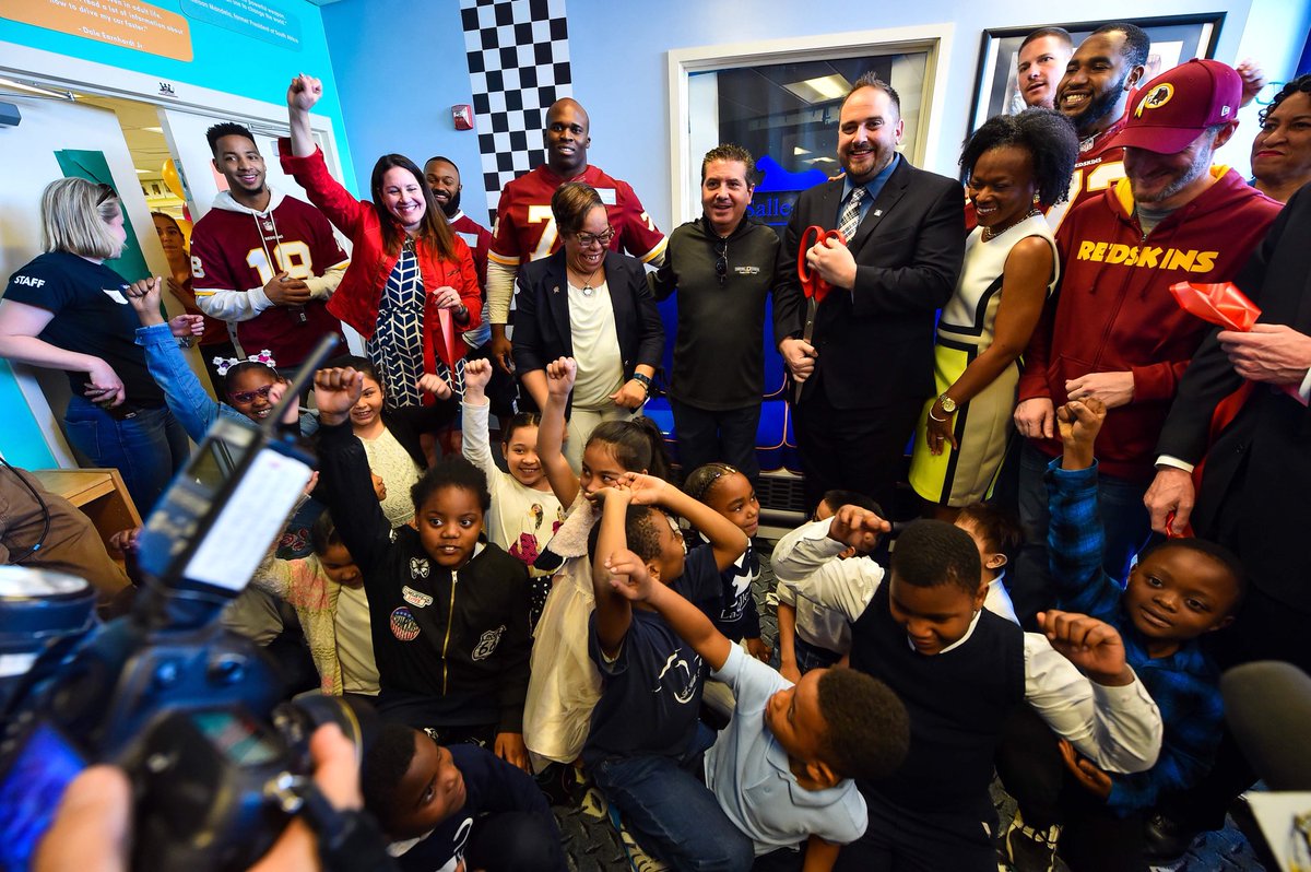 Commanders's tweet photo. All smiles at the @RedskinsCR library #READesign today to build a brand new library space for D.C. students with @tdjf and @HeartofAmericaF. @LBECDC was selected for this project due to their commitment to literacy in the 2017 – 2018 #RedskinsRead Program. https://t.co/zmHpPWFxbV