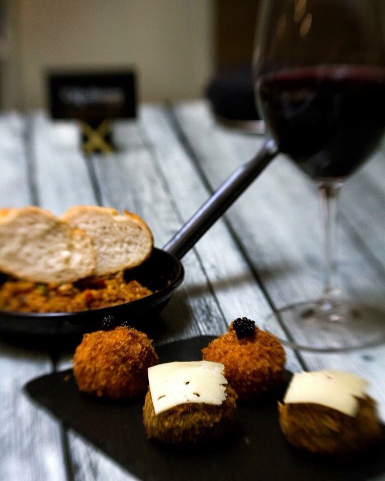 La buena comida sabe mejor en compañía de buenos amigos. Os esperamos para disfrutar de Las Noches Toledanas 2018!!!
. 
Bon Apetit!!! #MakingLab #nochestoledanas2018 #LasNochesToledanas