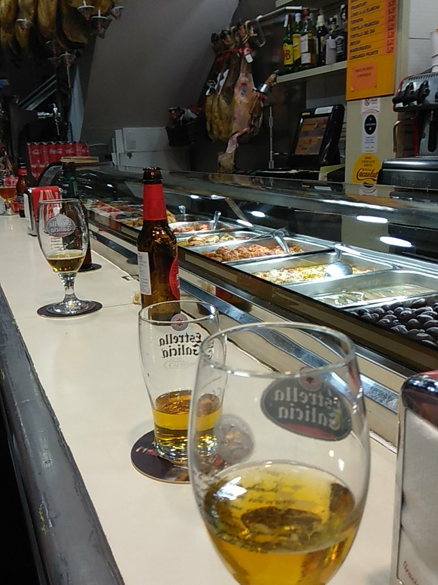 Prenent algo abans de sopar