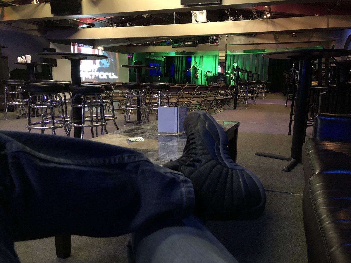 DNCsBazaar's tweet photo. VIP’s will start entering in minutes! Sponsors are behind the scenes! #Happy420 #BurlingtonVermont420 #CannabusCultureFilmFest #DNCsBazaar #Hemp #THC #TheHempCollective #GoingGOingGONE https://t.co/85C0l352gT