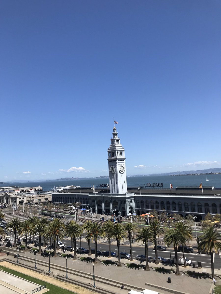 rachyji's tweet photo. @Google SF’s offices has one of the most beautiful views ever! The blue waters remind me of #NewZealand 🇳🇿 Thanks for the yummy food!!!😋 #googlesf #ferrybuilding #FinancialDistrict https://t.co/cJjKgXsgQ7