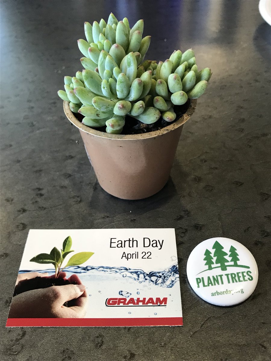 KellyAntonini's tweet photo. Thanks Graham Construction - Let’s all do our part for Earth Day on April 22 🌏 #GrahamEnvironmentalDay #earthday18 @GrahamBuilds https://t.co/KCSVbNWKEA