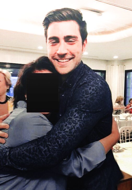 iinxro's tweet photo. “ çok tatlı 😢💕 “ .
  - #CağlarErtruğrul https://t.co/1pGm5dXyKz