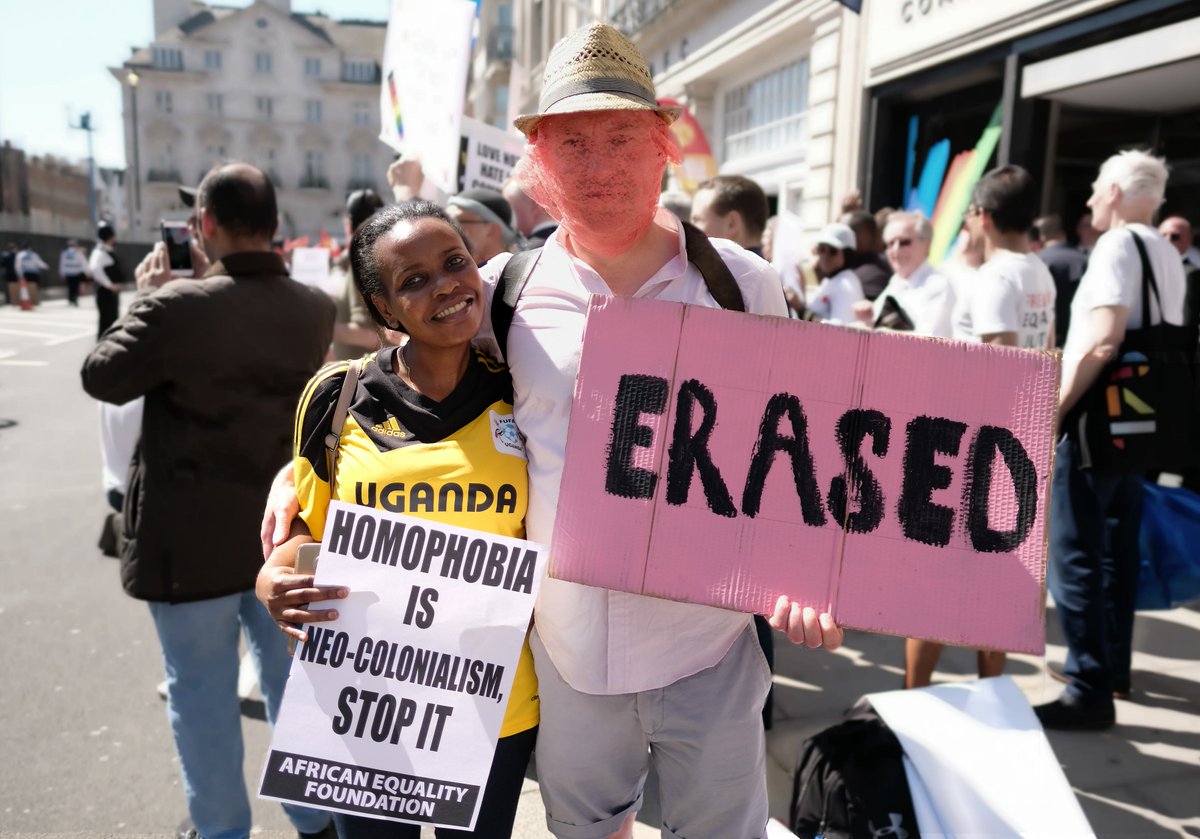 ExpungedHistory's tweet photo. ERASED - Homophobia is neo-colonialism. Stop it. For more photos from yesterday's #LGBTQI protests at London's #Commonwealth Conference please visit
https://t.co/74lqOG1ktv … … #CommonEquality https://t.co/Zx7JhQx8x0