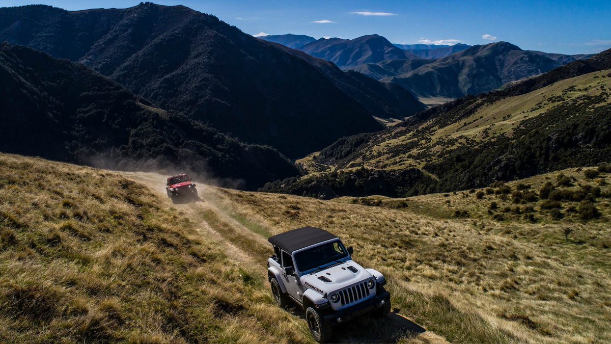 Moritz Chrysler Jeep tweet media