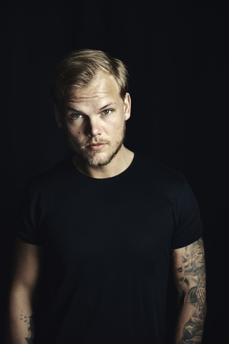 SpotifyDE's tweet photo. Danke Avicii. Deine Musik wird für immer weiterleben. https://t.co/VBoPfdD3WW https://t.co/iwuWYY40Gu