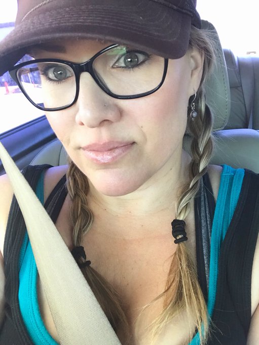 One guess what I&rsquo;m doing today! 😜💋 https://t.co/LDvtqEqU8l<a href="/tag/respect"class="tags"><span>#respect</span></a><a href="/tag/gypsylife"class="tags"><span>#gypsylife</span></a><a href="/tag/nojudgement"class="tags"><span>#nojudgement</span></a><a href="/tag/prepared"class="tags"><span>#prepared</span></a>