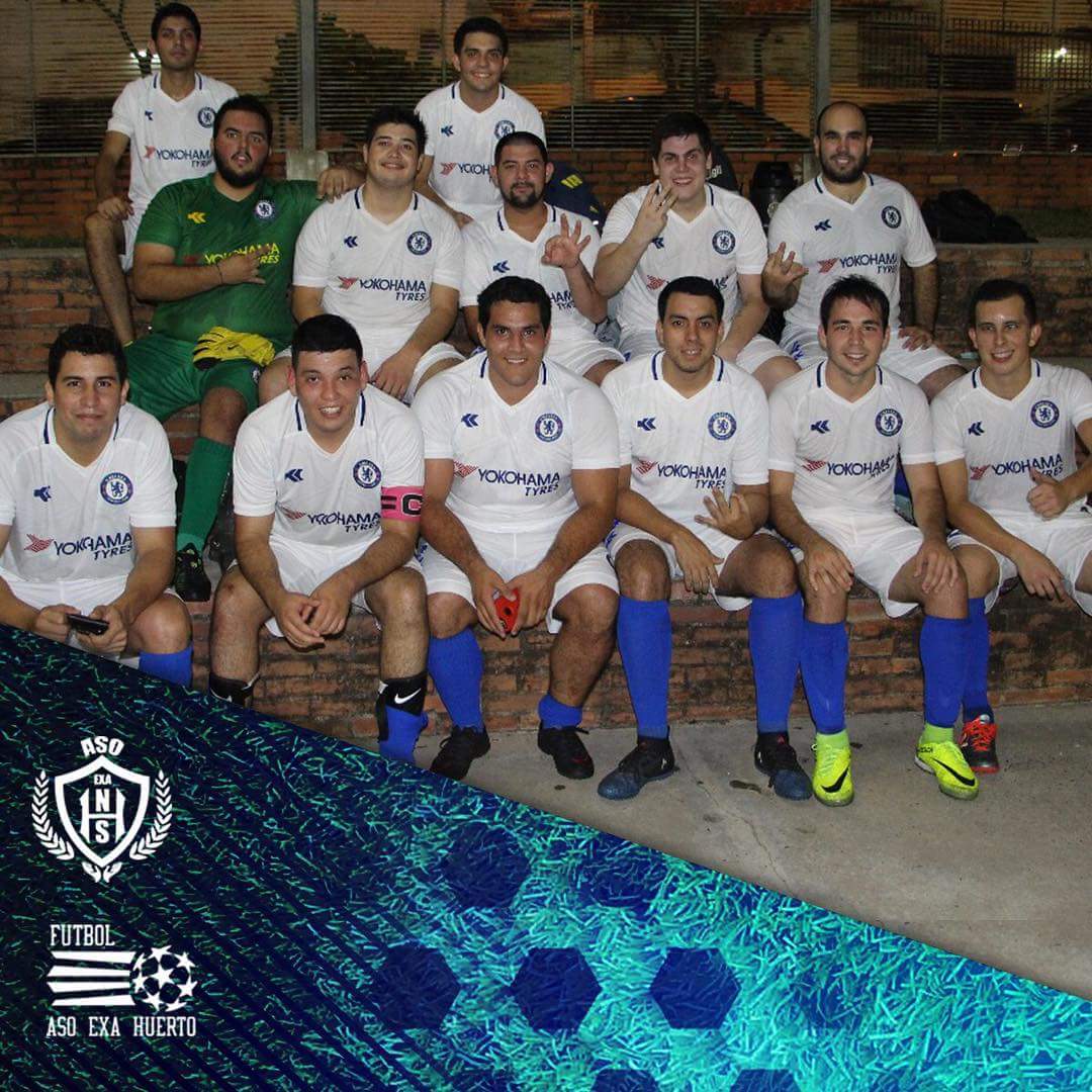 AsoExaHuertoPY's tweet photo. La 2011 compartiendo en el tercer tiempo luego de su victoria⚽️🥇
#AsoExaHuerto #TuExa #CategoríaPrimera https://t.co/rZVs6f3Xnw