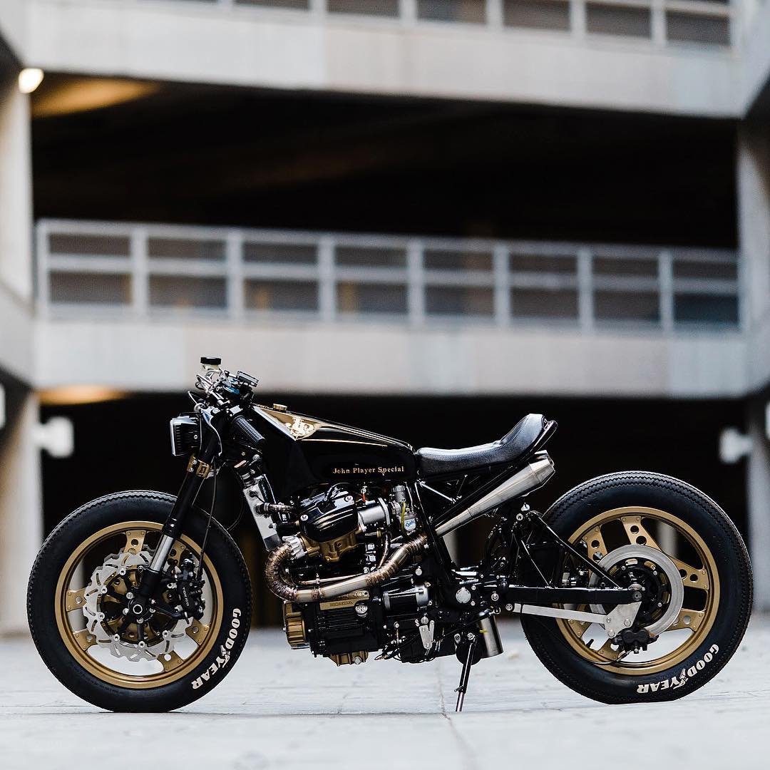 gulfcars's tweet photo. John Player Special themed Honda CX650 by ig:oneup_motogarage | Photo by ig:fortheloveofauto | #blacklist #honda #cx650 #johnplayerspecial https://t.co/fLAGxq1f7I
