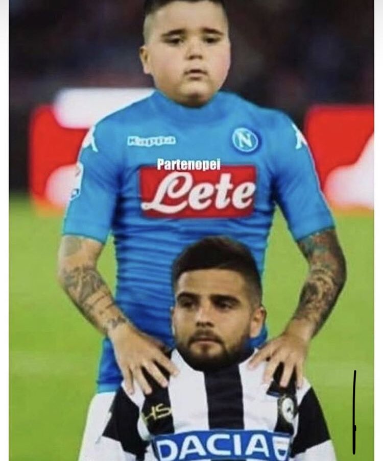 Umbertone2's tweet photo. Lo scambio 😂😂😂 #umbertone #insigne @Lor_Insigne  #napoli #crediamoci #ForzaNapoliSempre #ReggioEmilia https://t.co/yFH7FhwgfI