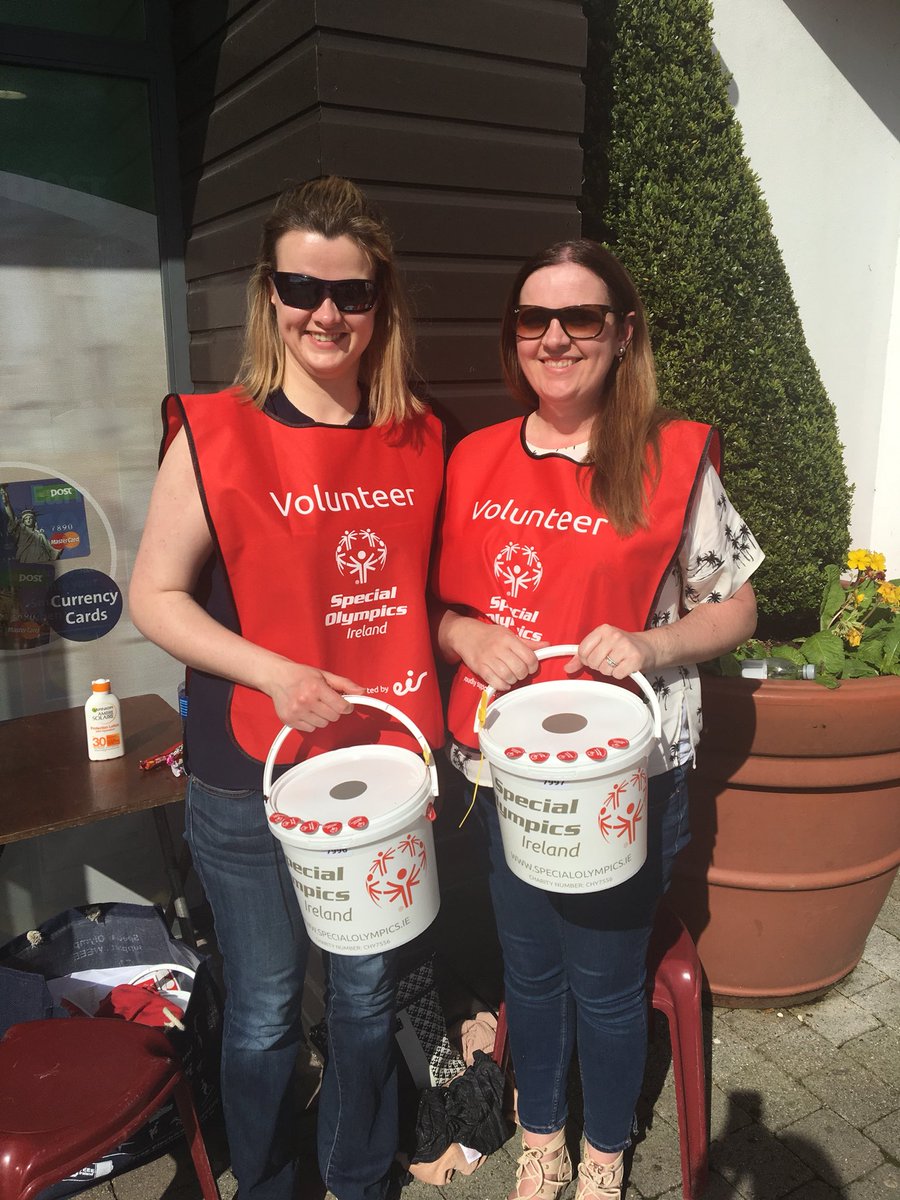 Sun shone for a fantastic day volunteering for the <a href="/SOIreland/">Special Olympics Ireland</a> #collectionday. #IWork4Dell @DellEMCUKI
