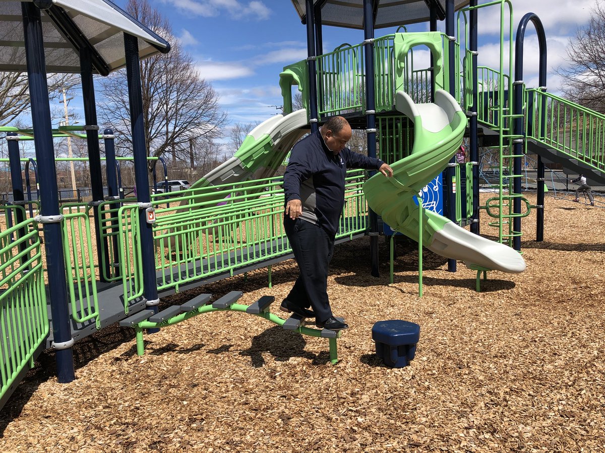 kate2pointoh's tweet photo. What a great day celebrating Ribbon cutting of the new and improved Riverfront State Park in District E today! #makelawrencebetter through quality of life improvements. Thanks to Ma-DCR for making this happen! @danrivera01843 @dave4districte @RepMoran https://t.co/BJZVH1Bgy0