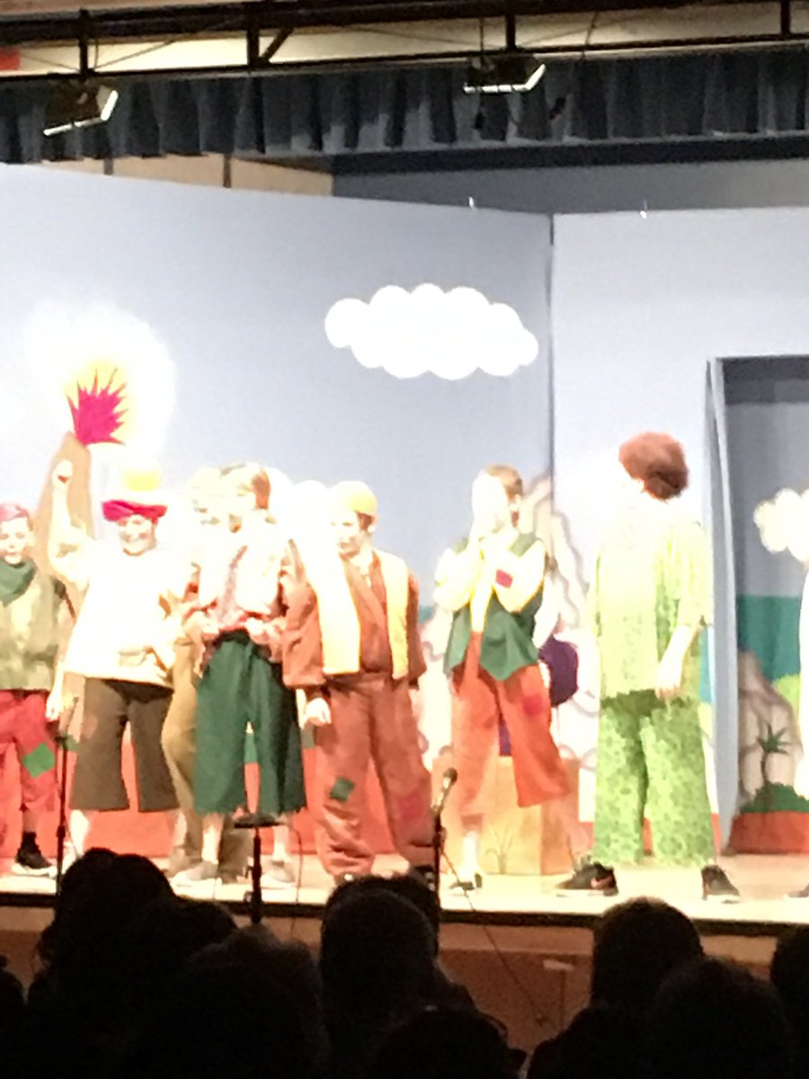 andy_labdon's tweet photo. Matinee performance of Peter and Wendy from the students of Wadena Elementary school. Featured Peter Pan and the Lost Boys! https://t.co/fFZSE6YcW3