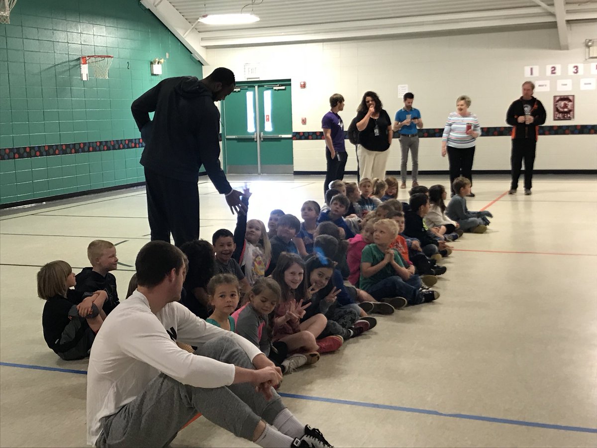 FurmanMBB's tweet image. Thank you Heritage Elementary for allowing the PALADINS to visit with your students. #FURthertheMAN #betTRtogether