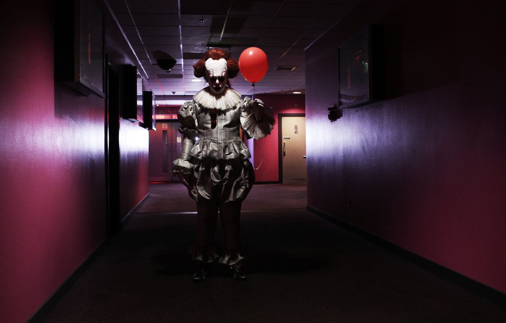 ZanderJames92's tweet photo. Still one of the best things I did in 2017, playing pennywise for the @ITMovieOfficial premier in London courtesy of the amazing @WarnerBrosUK. #pennywise #actorsfun #youllfloattoo https://t.co/HwXa1u6Y3U