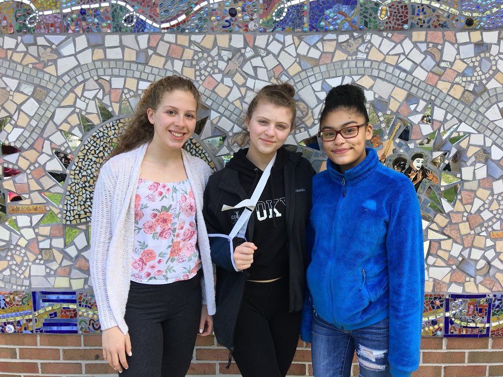 Wicked_Art_View's tweet photo. Teen Arts Festival at Appel Farms #CRMS https://t.co/m6da2NIUJZ