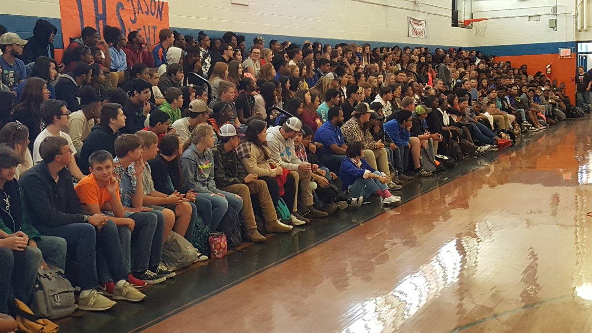 LouisburgHSFCS's tweet image. Thank you to Jason Lewis for his Beautiful Tomorrow assembly! Such an incredible message for our students and staff! @LHSGuidanceFCS @FCSchoolsNC @BTAssembly #dothat #saynoway #nofakefriends #donttoleratebullies #bethelight #humbletip