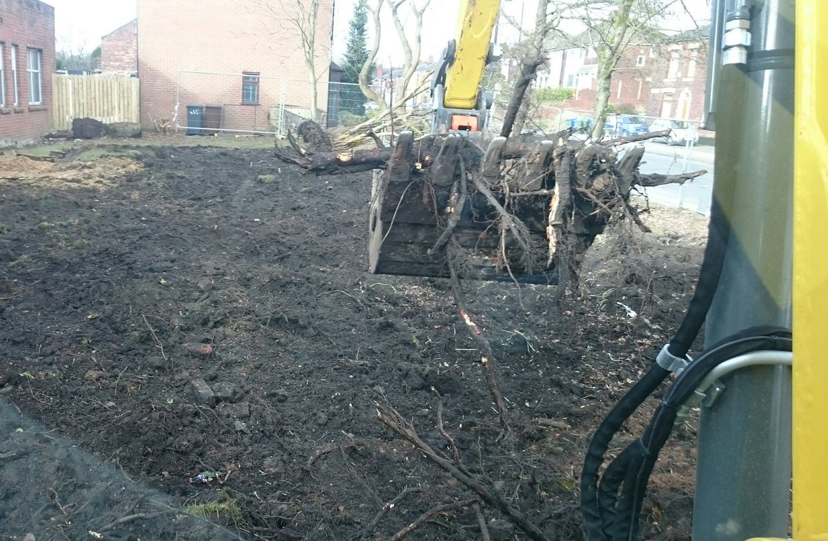 BPGcontractors's tweet photo. Excellent job completed locally following a previous client recommendation. No material removed from site and 600m2 of parking now available. Well done to Rhys and Danny for the finishing touches.  #verybusyweek 👍👍 https://t.co/cd4LzwidTN