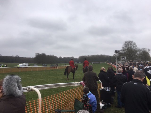 DuckworthJaguar's tweet photo. Make the most of the sun this weekend by coming along to #RevesbyRaces, an event Duckworth's are proud to be sponsoring and attending alongside our #Jaguar vehicles. Looks like the weather should be sunnier than last year's event! https://t.co/qQ657jekuX