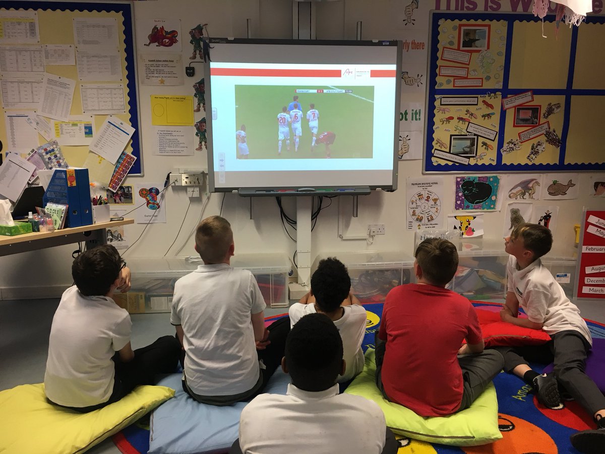 AFCCT's tweet photo. A group of P7’s also took part in a #BetterPlaygroundPlay workshop looking at the role of a Referee, watching clips of refereeing decisions and voted as to whether we agreed with them or not. In the end it was decided a referee’s job is very difficult especially in a playground! https://t.co/kCUdCuIUYj