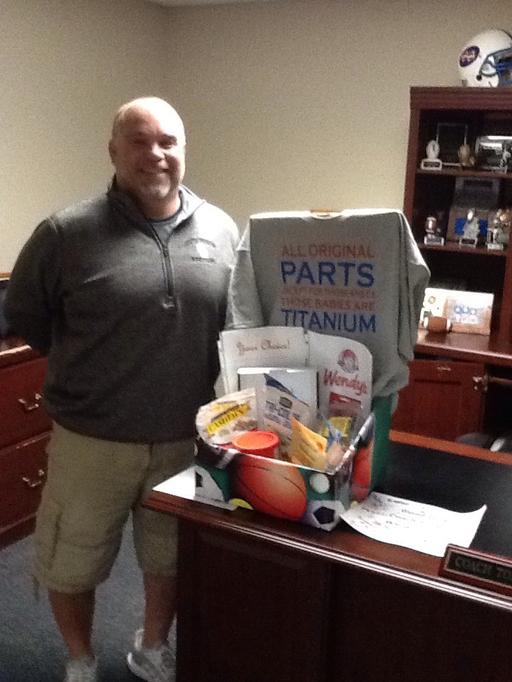 RockportElem's tweet photo. Wishing Mr. Packer a speedy recovery!!!  We will miss you!!!  Enjoy your summer, we will see you next school year! https://t.co/et5zwvf6ay