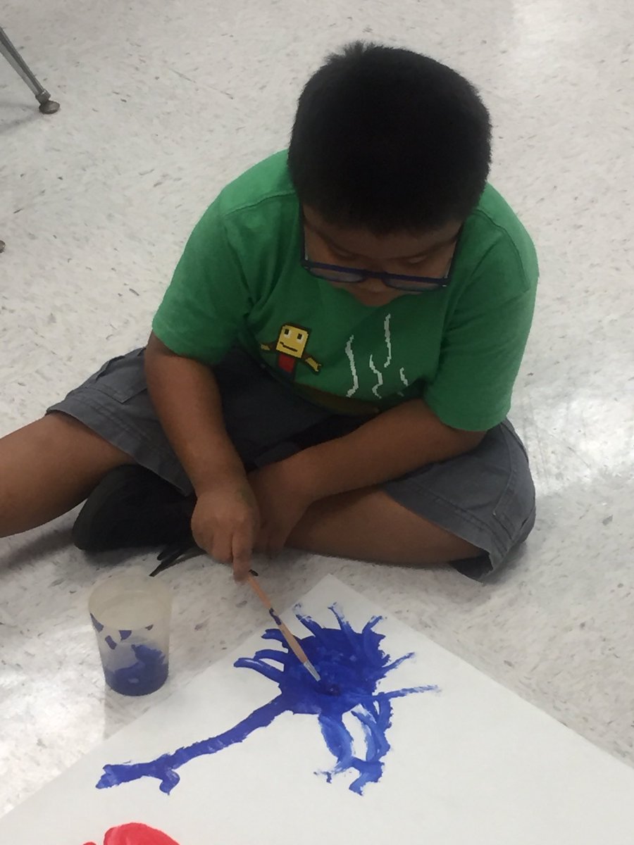 PreKRocksatGGE's tweet photo. What a great day! Today we worked together to make a flower garden mural! It turned out amazing! @GGEseagulls https://t.co/6pkF3DnwQL