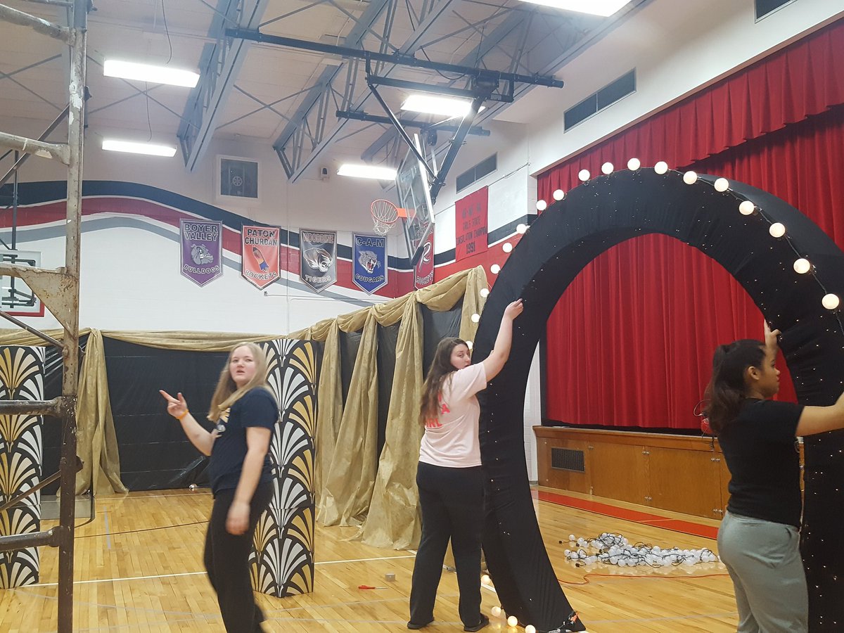 RichStoffers1's tweet image. AR-WE-VA Junior Class is hard at it wi decorations for "A NIGHT UNDER THE LIGHTS" on Sat., April 20 @arweva_rockets @emilee_danner @emilyhinners32 @KeeganSimons @MaddieStyles097  @beastmode1601 @henbuddy Photos, Meal, followed by Grand March @7:15! #PromEvent #AWV