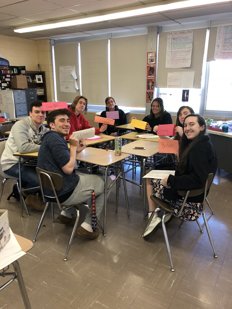 TMMcD09's tweet image. Discussing and arguing about being for or against the current UN resolution! #contemporaryissues #MineolaProud