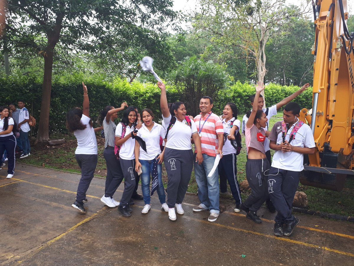 fggonzalezl's tweet photo. ¿Sabías que?  El @bajocauca_com es, junto con Urabá, la región de mayor diversidad cultural de Antioquia. Allí confluyen paisas, caribeños, afrodescendientes y colombianos del interior del país, les han dado un matiz diferente a las tradiciones de seis municipios.  @SENAComunica https://t.co/7eVgfrFZeR