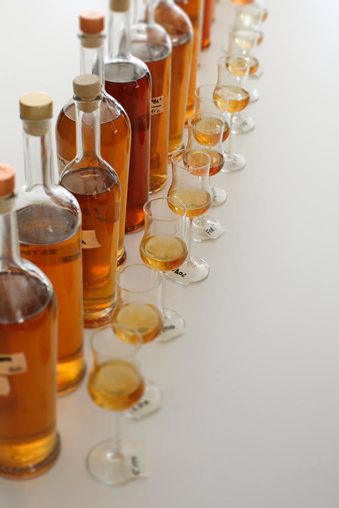 MarzadroDistill's tweet photo. Si è concluso #Vinitaly e siamo già all'opera per i nuovi tagli delle nostre Grappe invecchiate da Le Diciotto Lune ad Affina 😊
#lediciottolune #grappa #marzadro #distilleriamarzadro #trentino https://t.co/241w2hn9Os
