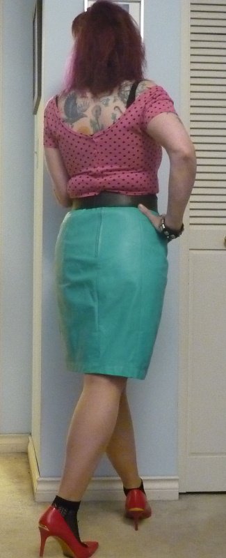 LadiesInLeather's tweet photo. #LeatherSkirt #TurquoiseLeather #LoveLeather #Leather #LinL #LadiesInLeather Credit: #SheliaEphemera https://t.co/m9s4wwFEm5