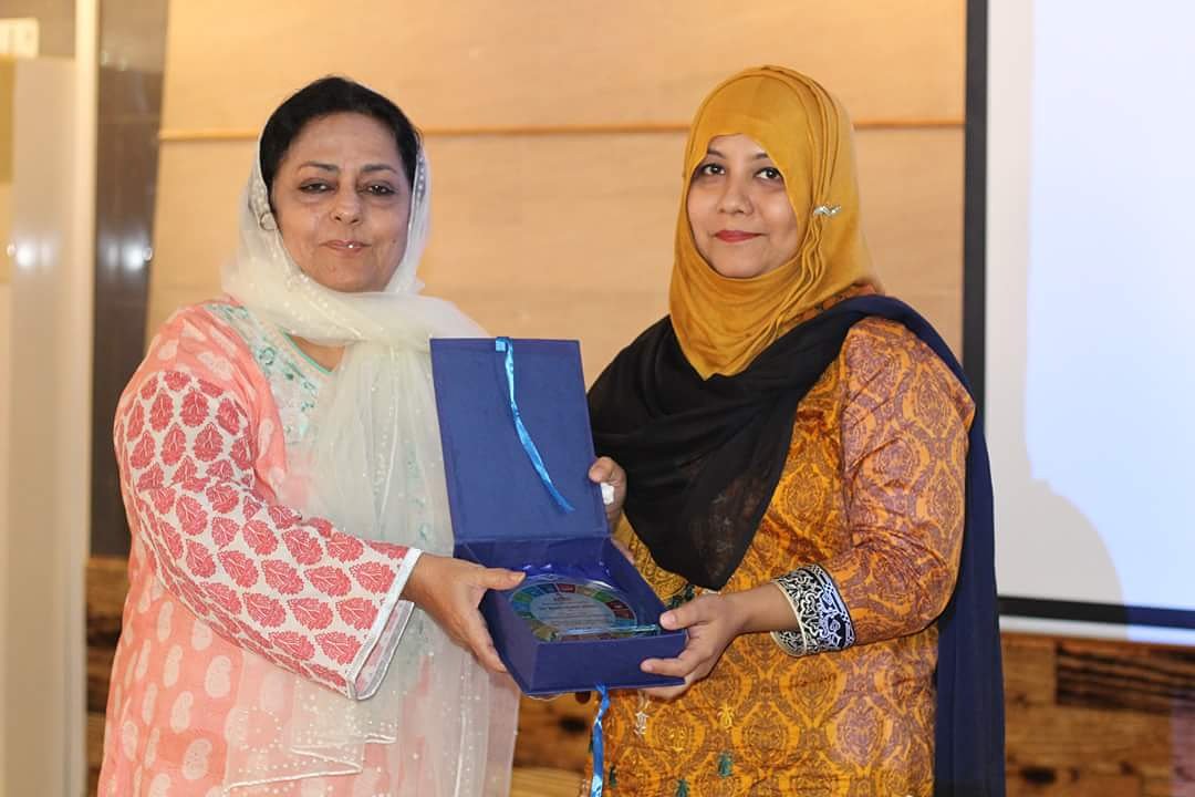 SyedaAkber's tweet photo. #AEIRC
#6thInternationalconference
#ICEHSR_18
#ICCBS
#DrSyedaSadafAkber https://t.co/3T9woIvnUz