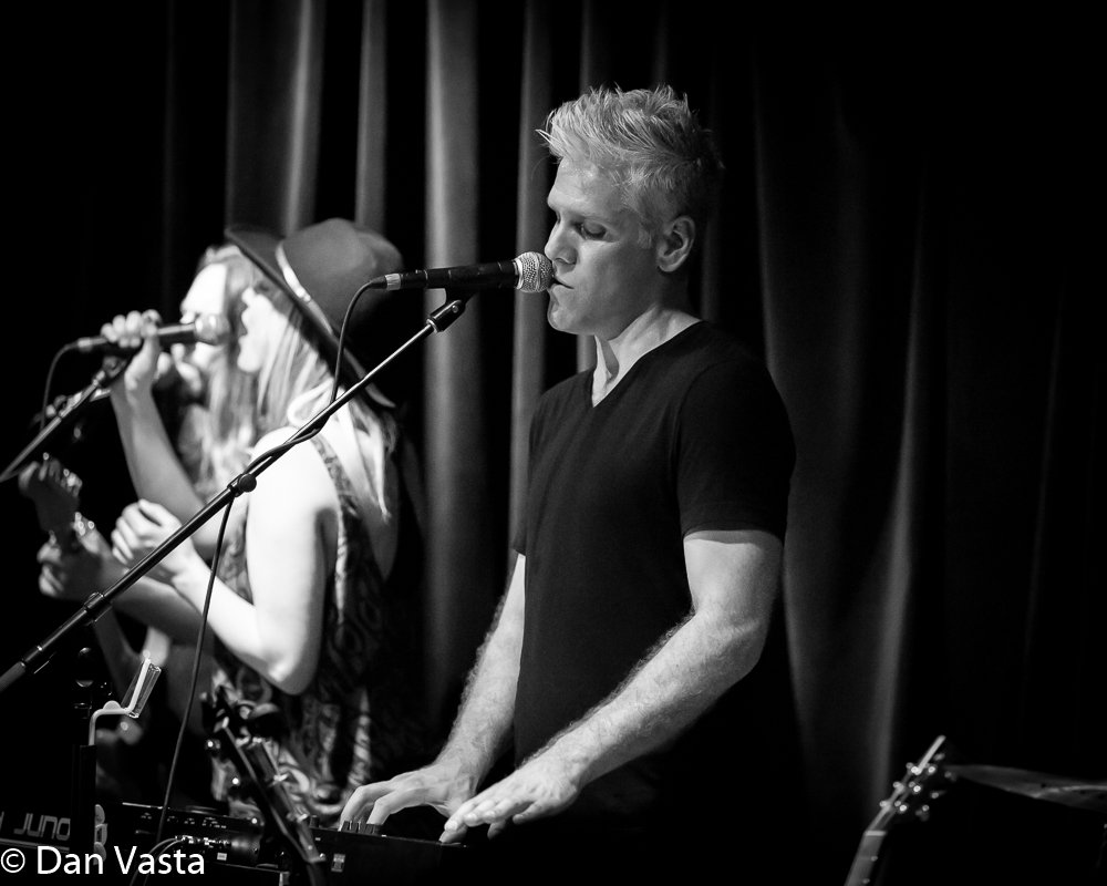 79Aspen's tweet photo. Three shows to go. Everyone have a great time in Houston tonight. Hope to see many at the @tuningoutcancer event tomorrow night at the @RiverRdIceHouse ! #KyleCook #RiversAndRust #WolvesAlbum #NewMusic https://t.co/33ji9vbIjB