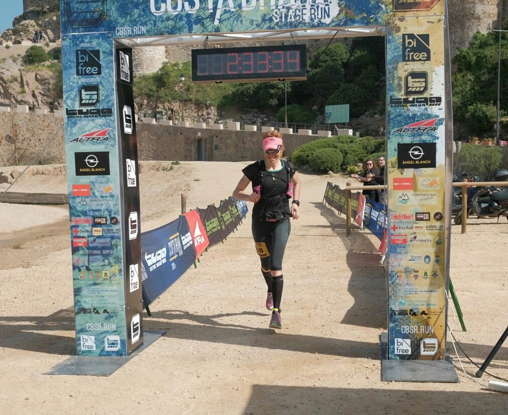 CostaBravaRun's tweet photo. Xavi Marina, invitado de lujo, y Stephane Vinot junto con @emmaroca1 se imponen en la primera etapa #CBSR2018

Xavi Marina 2:08:09
1r Stephane Vinot 2:14:04
2n Albert Navarro 2:14:34
3r Pablo Boada 2:15:38

1a Emma Roca 2:33:05
2a Elodie Tercier 2:33:20
3a Imma Boada 2:35:38 https://t.co/wLFwJCM5BQ