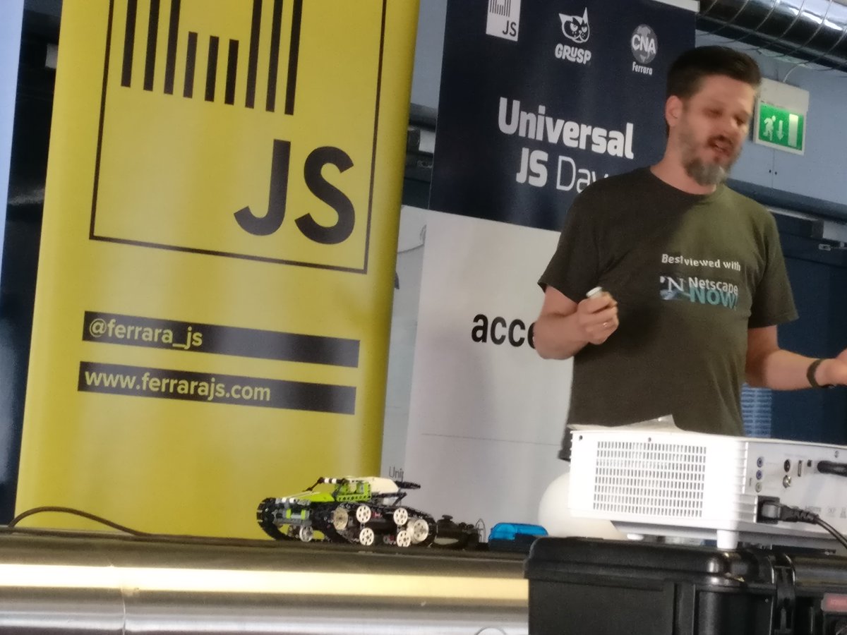 MaxArt2501's tweet photo. Having fun with Web Bluetooth API #universaljsday
Great and fun talk! https://t.co/QUnbScfCgk