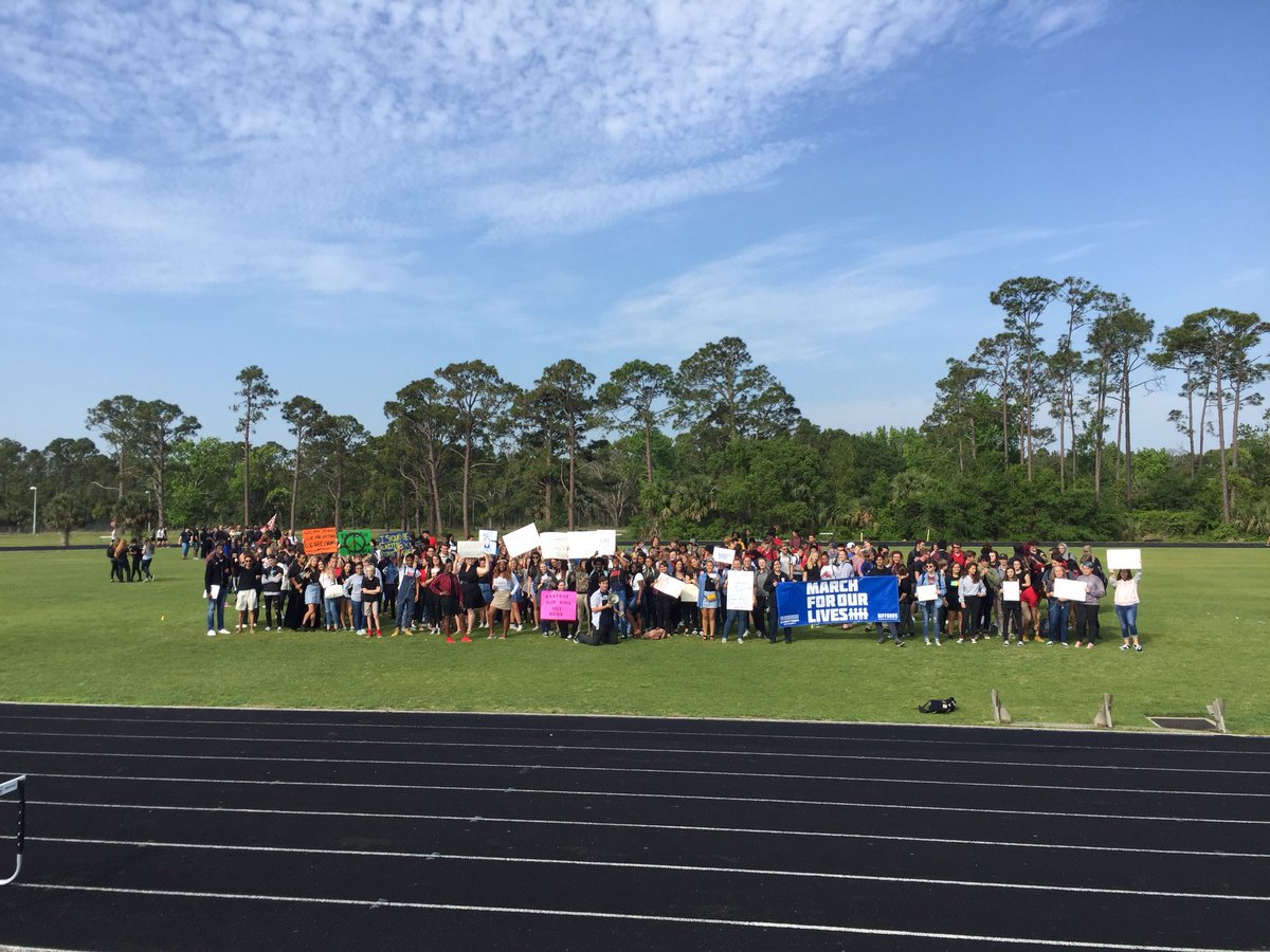 KarenMChenoweth's tweet photo. Thank you @CudasForChange for organizing our WalkOut to bring awareness to school violence/safety issues. Complex issues require lots of conversation &amp; listening to each other’s opinions. Our student body is paying attention to the issues &amp; participating respectfully. Well done! https://t.co/JNhTq34eYc