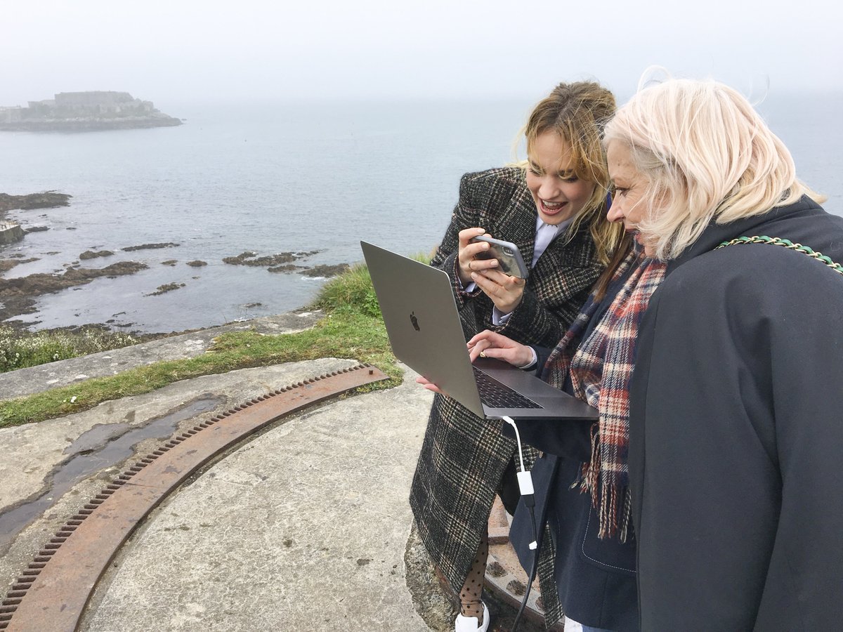 stillmovingltd's tweet photo. We shot the premiere of #GuernseyMovie last week and #LilyJames picked this photo to share with her fans on #instagram https://t.co/ukapqFauk9