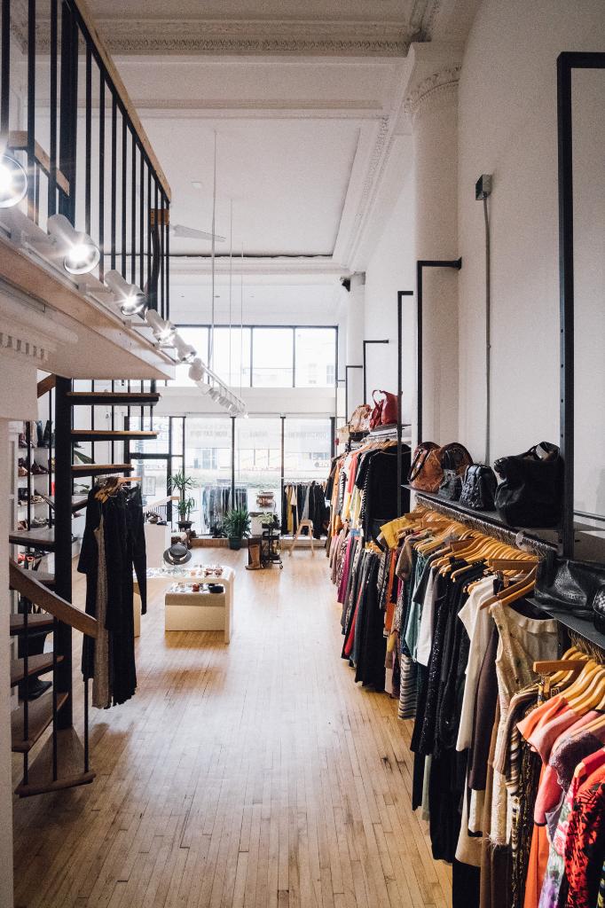 tbdmag's tweet photo. Take a peek inside @renzocardoni @smplfd @bororesale and Detroit Clothing Circle, some of the shops pushing Detroit’s vintage and repurposed fashion forward. https://t.co/iWQPBJfnZr https://t.co/kA27eMeDPS