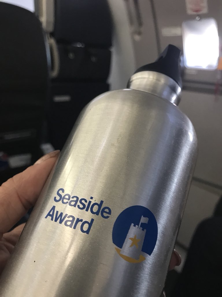 aogdennewton's tweet photo. Chuffed to be flying with my @KeepBritainTidy @BlueFlagEng refillable water bottle. No trouble getting through security with it empty or filling it for free in @yourHeathrow #nice #pushbackonplastic #FridayFeeIing https://t.co/xDWJRG5FSp