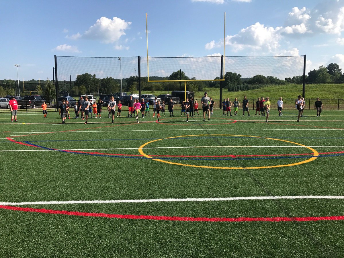 NFJRFootball's tweet image. A former NFL Safety for the Cincinnati Bengals and a National Powerlifting Coach:  they are the ones that our athletes will be working with at the Speed Camp on April 28th! Register today for the @GATARunning camp using the following link: 
clients.mindbodyonline.com/asp/main_enrol…