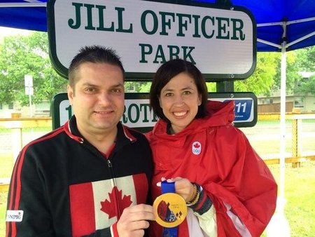 curlinggeek's tweet photo. @JillOfficer @Devin_Heroux @C_hodgy @anastasure @HollywoodCurl @mikeharriscurls @Hammymcm @KristySwansonXO @LloydEisler You cropped that photo WAAAY too modestly #TypicalCanadian https://t.co/KORElraidt