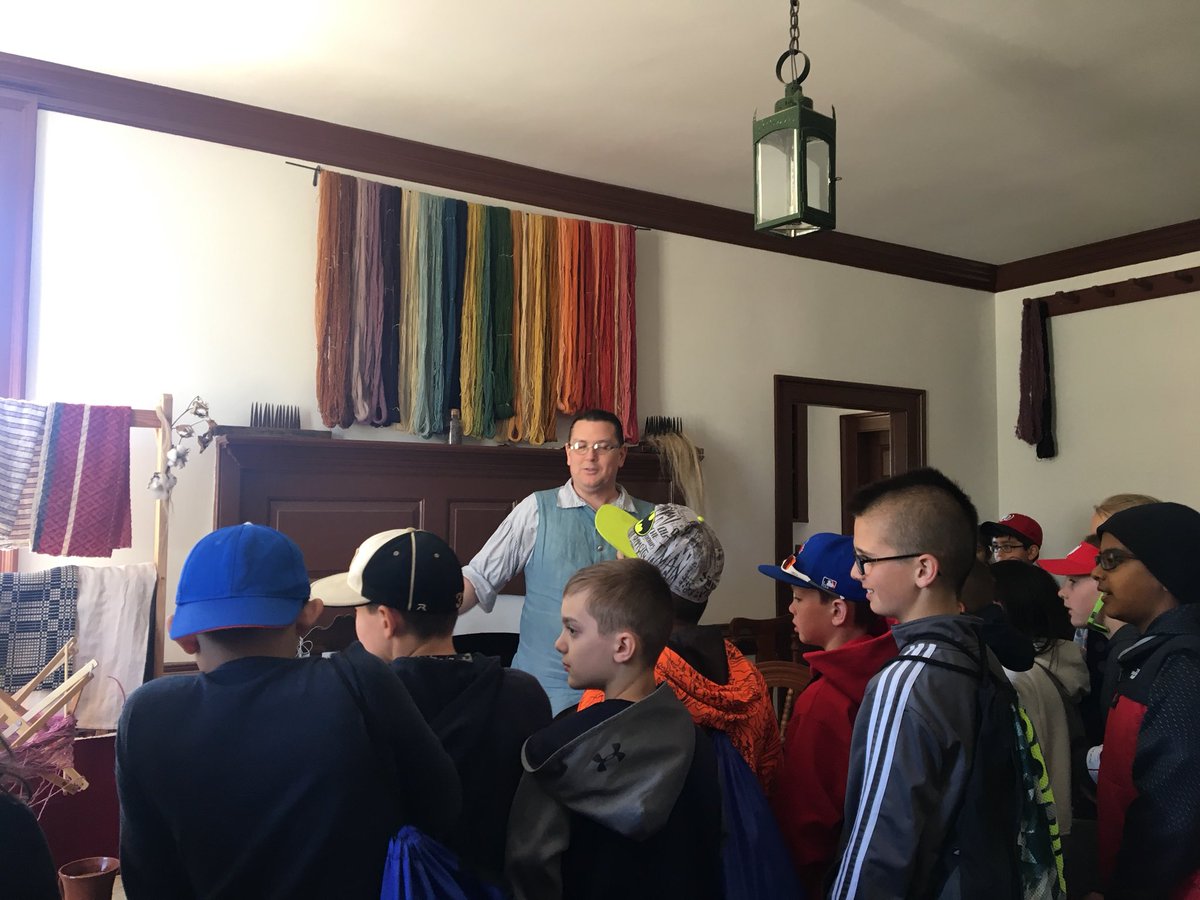 MrsZukPNB's tweet photo. Colonial Weaver, Spinning, &amp; Dyer @colonialwmsburg @PThiessen_LCPS https://t.co/C8MbgagsK2