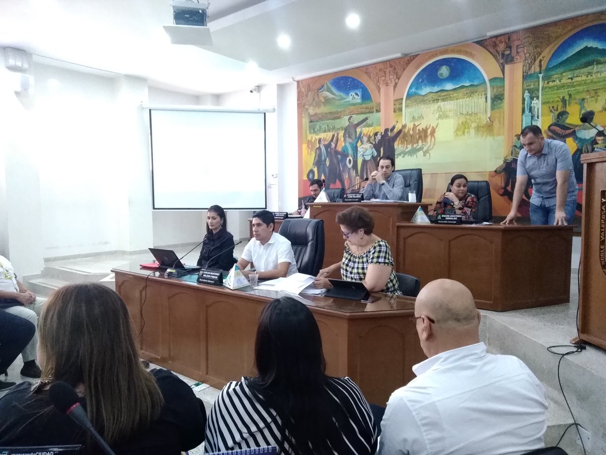 Concejocta's tweet photo. #AEstaHora inicia control político a #SecretaríaDeSalud para revisar plan de contingencia frente a casos de enfermedades presentados en #Cúcuta https://t.co/fnc9xGc7EJ